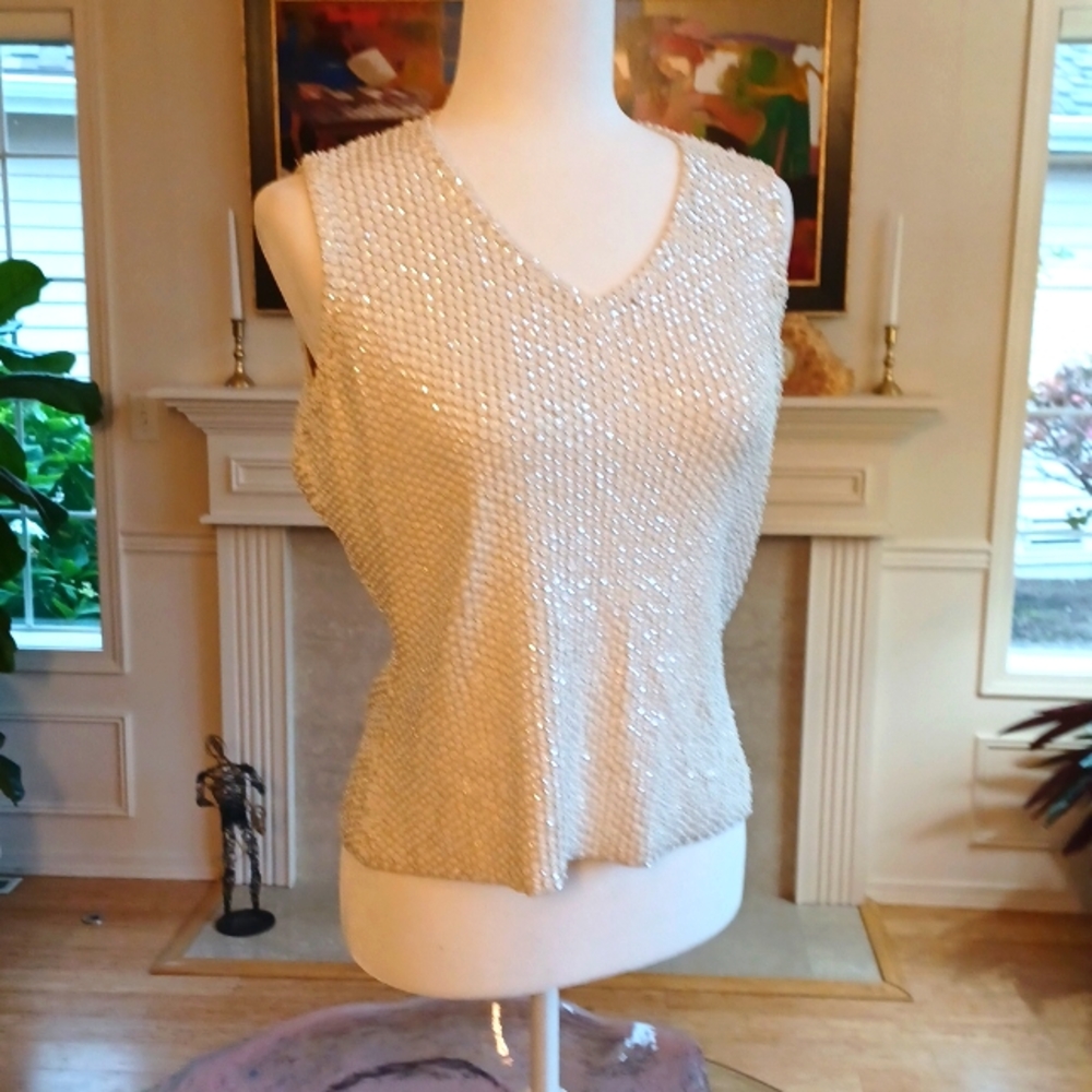 White Trio New York designer Sequin/beaded V-neck top Size Small